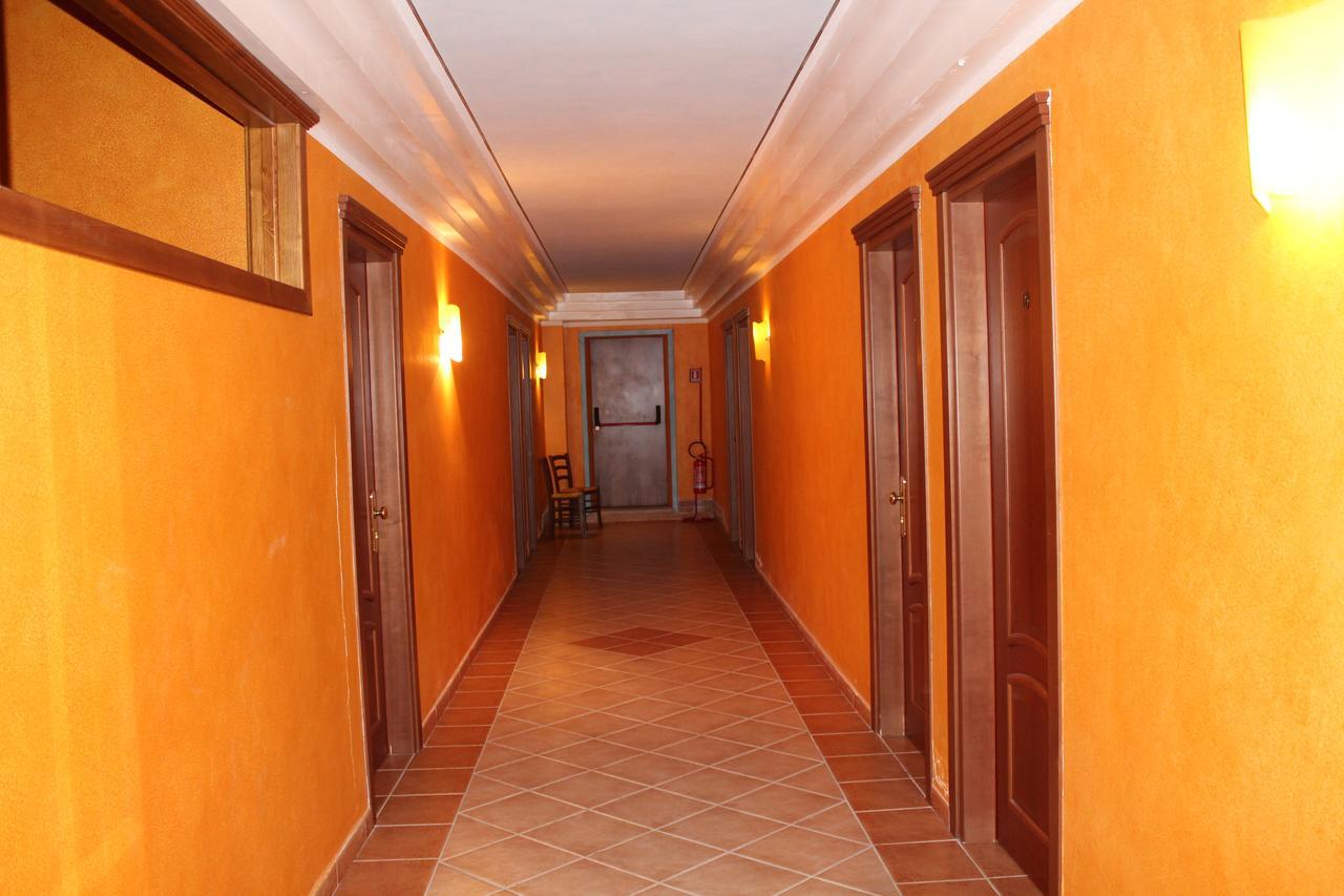 Le Tre Rose Hotel Bono  ภายนอก รูปภาพ